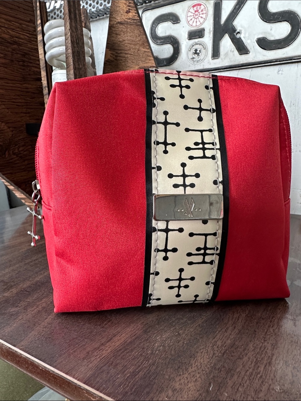 Eames office x American Airlines travel bag. Limited edition collection.